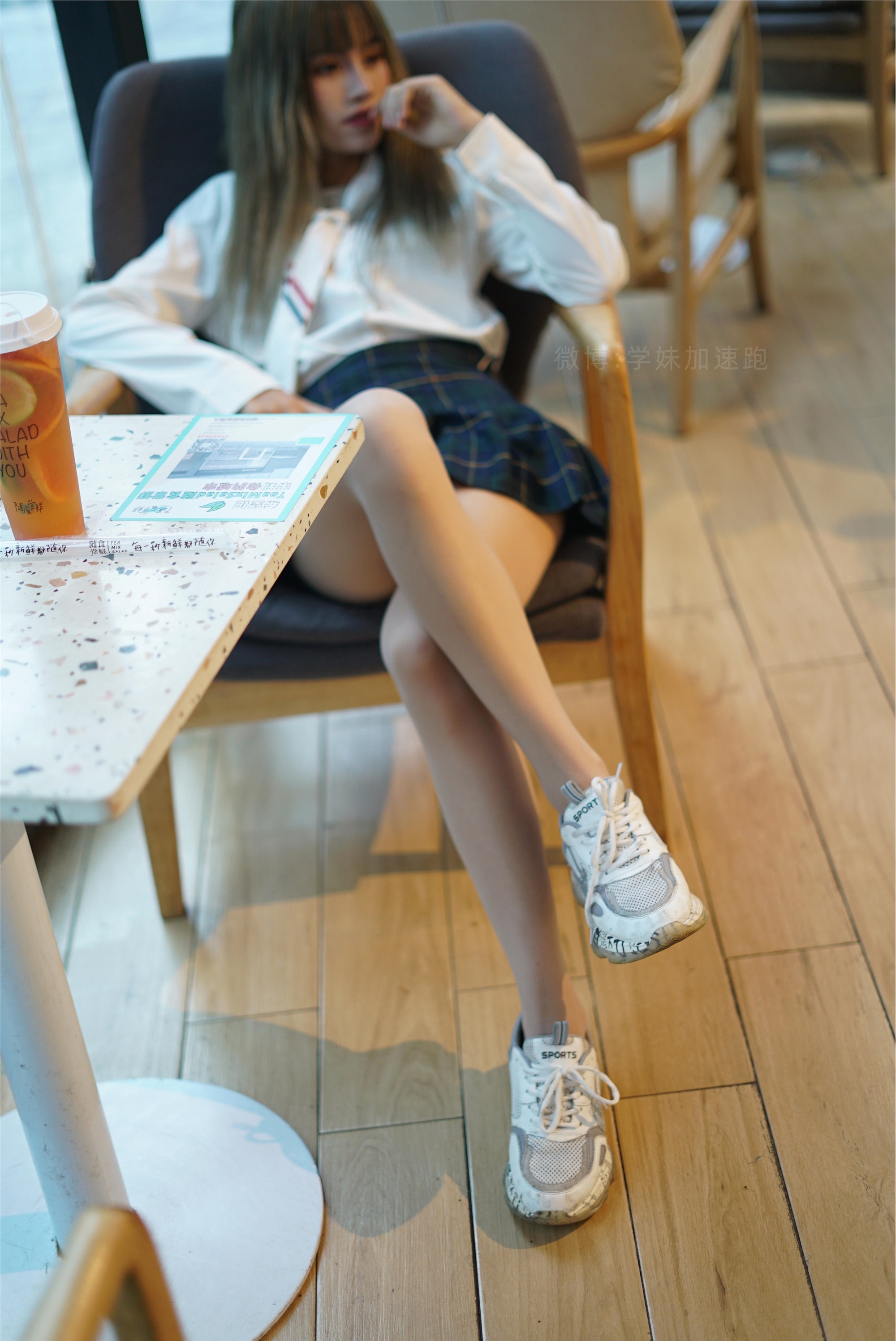 学妹加速跑 XM052《清纯学院风，性感天鹅绒-敏儿》